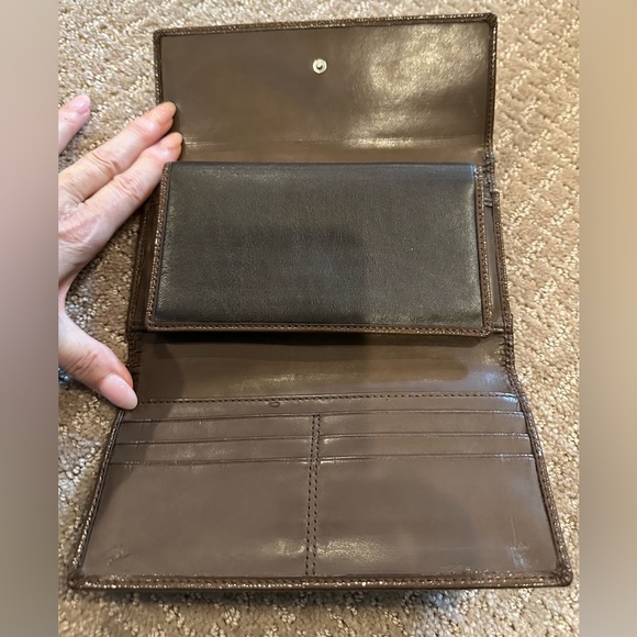 Coach Two Tone Brown Leather/Patent Leather Wallet w/ Checkbook Holder. - Picture 8 of 13